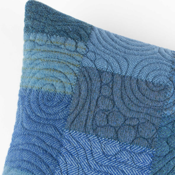 Blue Willow Cushion 33 • 20x20