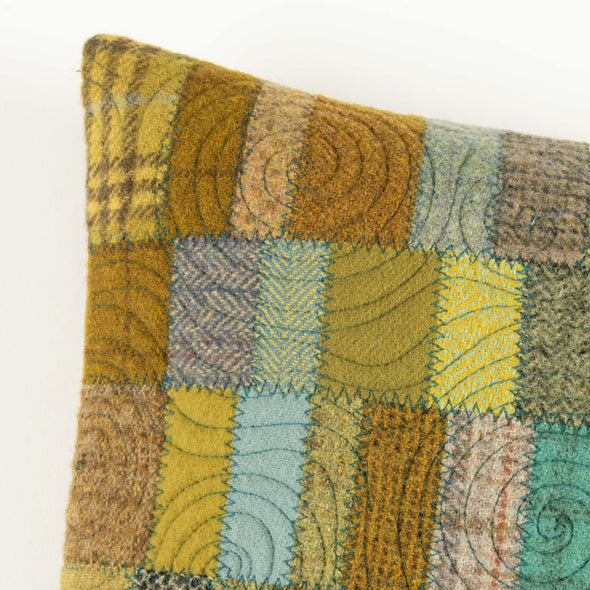 Headwaters Cushion F • 20x20