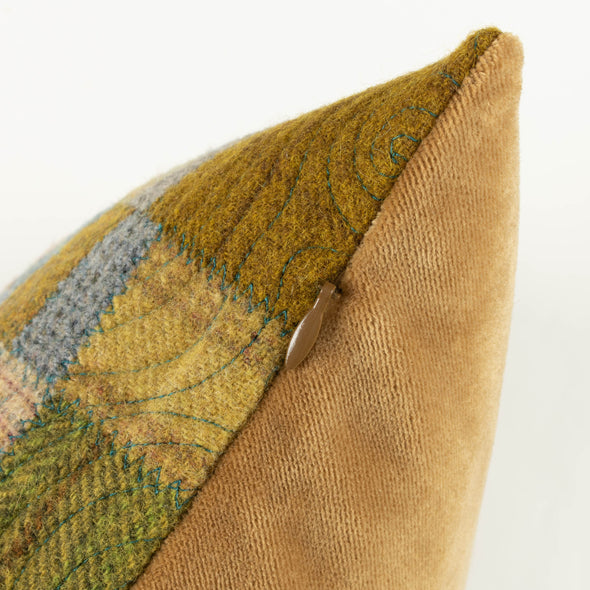 Headwaters Cushion J • 15x20