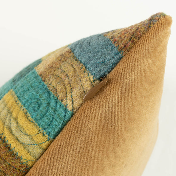 Headwaters Cushion M • 15x20